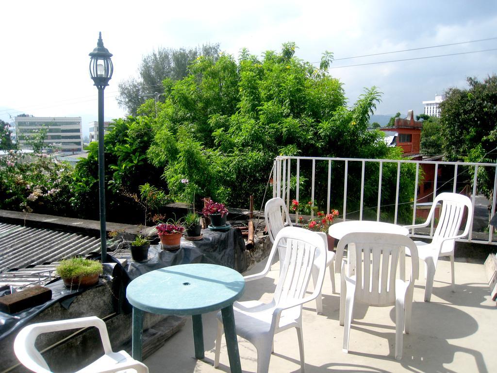 Ximenas Guest House سان سلفادور المظهر الخارجي الصورة